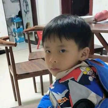 爱生气的毛毛虫