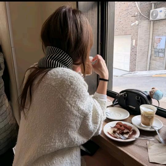 牛爷爷cos性感猫娘勾引隔壁人妻壮壮妈