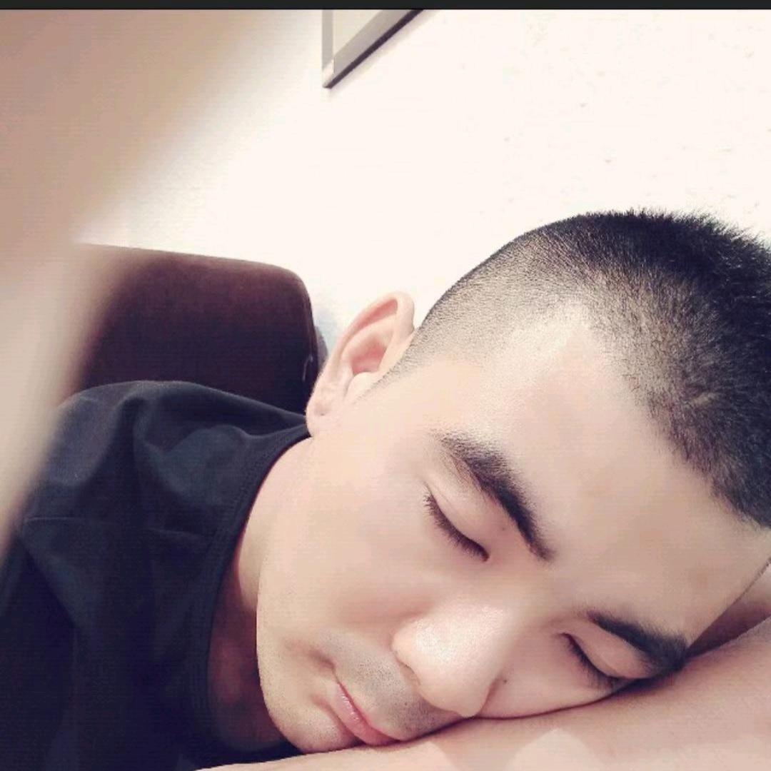 爱笑的男人