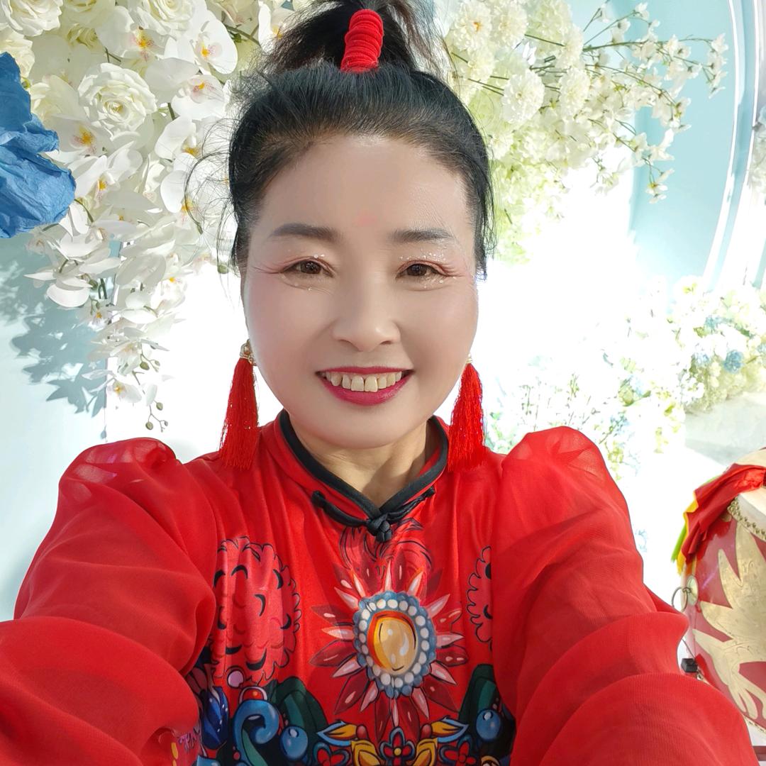 语花爱唱歌《白水朝霞鼓舞团》
