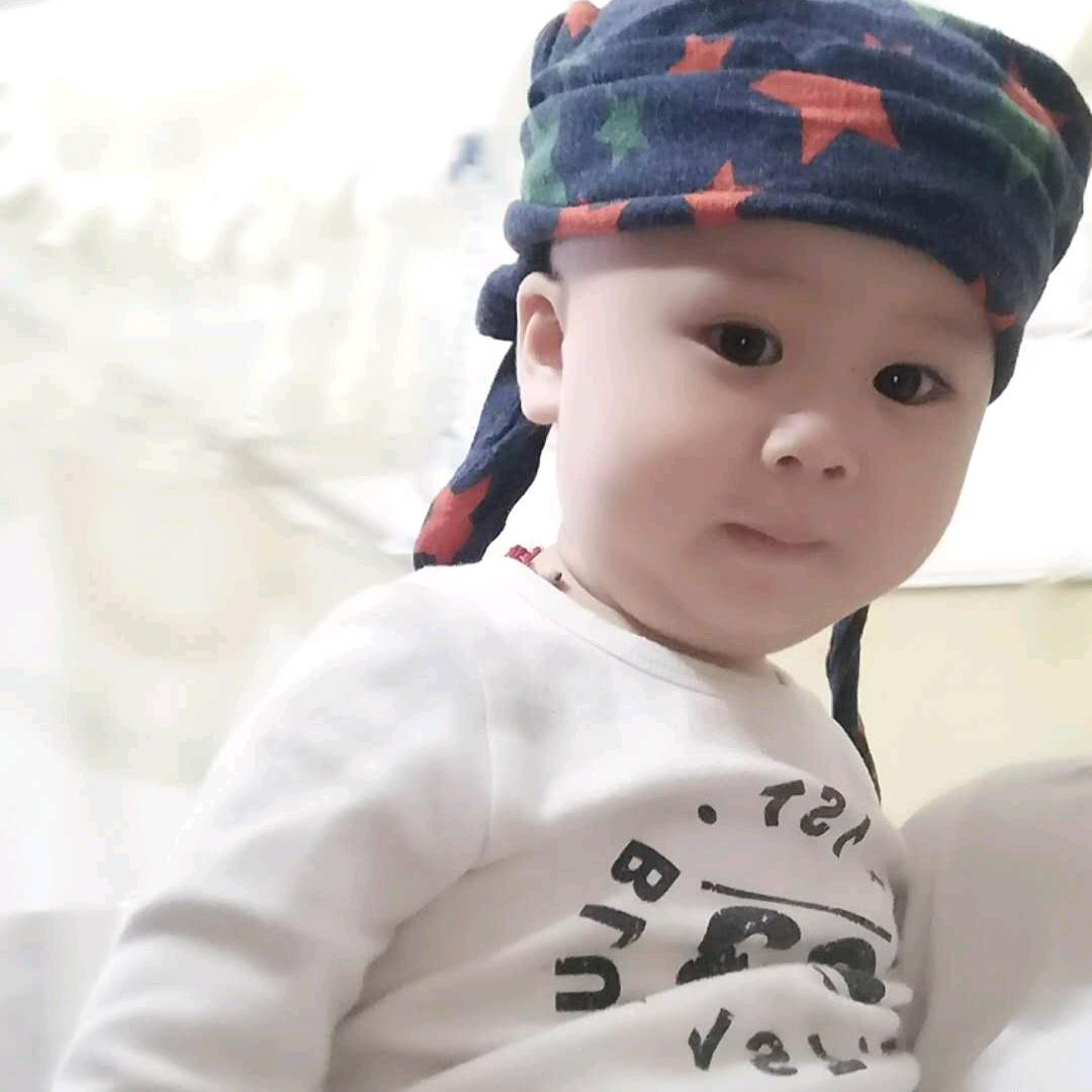 眉开眼笑…