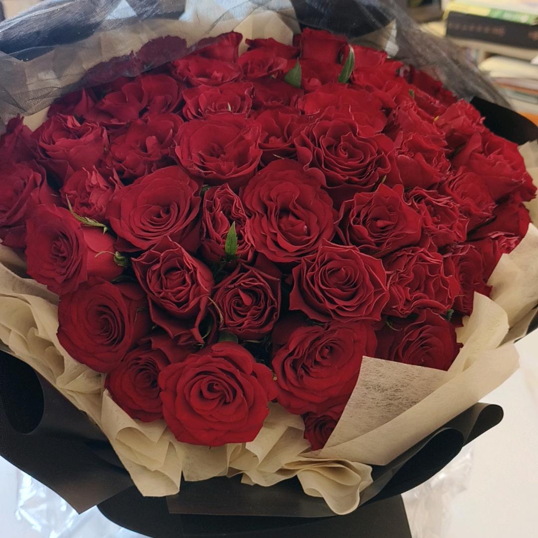 东莞市大朗镇盈睿服装厂