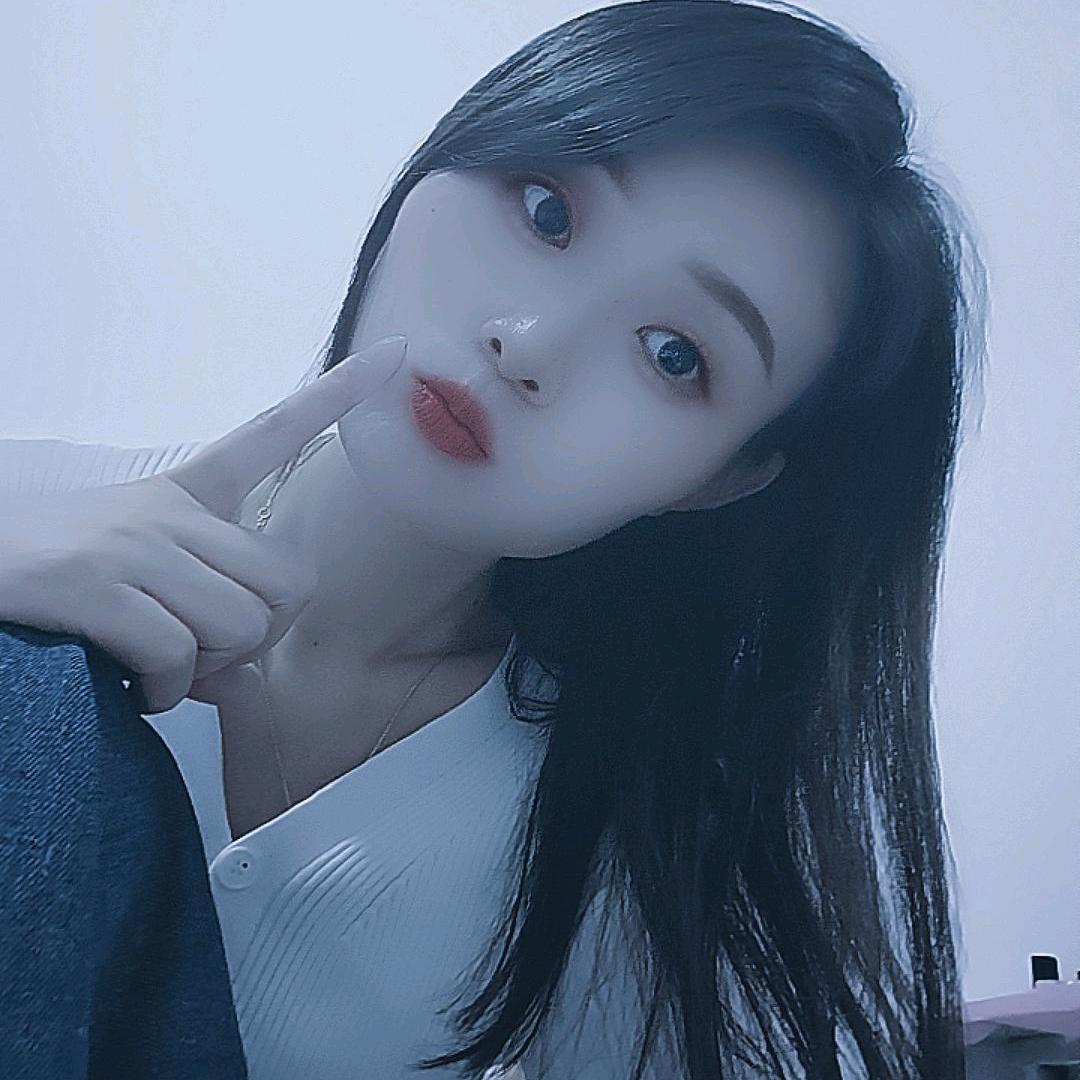 丫头╭(╯ε╰)╮傻妞