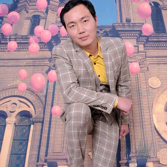 亮亮哥