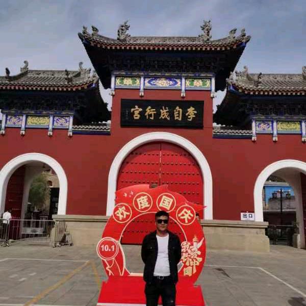 大树小树都有稍，别把自己看的高