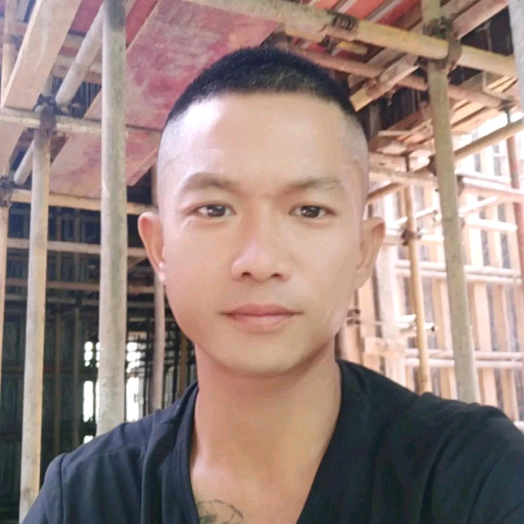 新哥🇨🇳🐶重点搞钱才是王道,