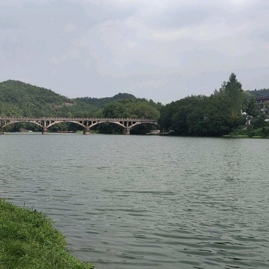 一轮明月