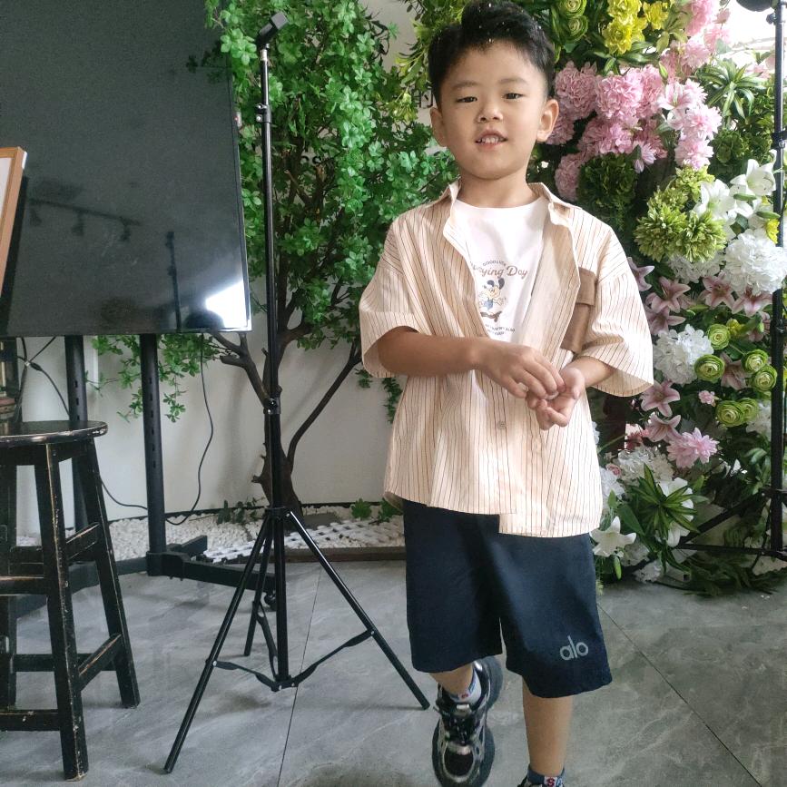 丽*