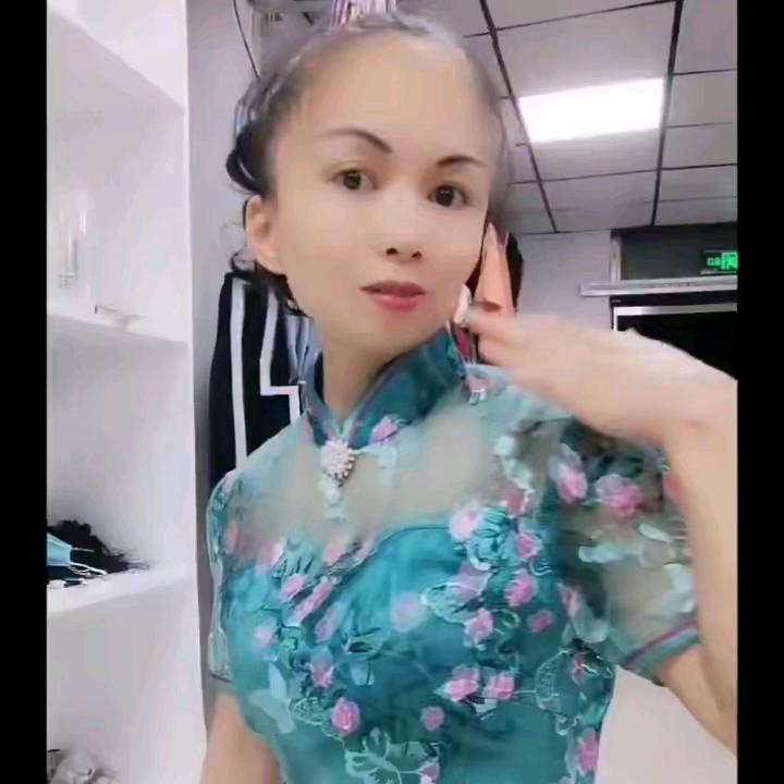 皇后娘娘🎤晚10点开播号在主页