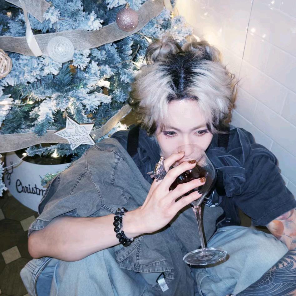 椰某逃避约会ing