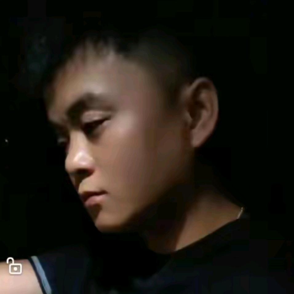 F。