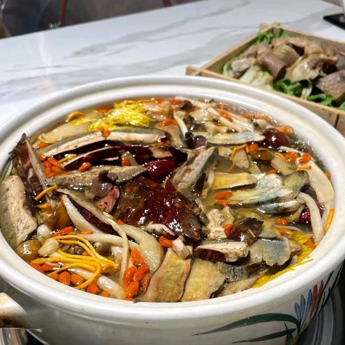 资中菌汤王火锅