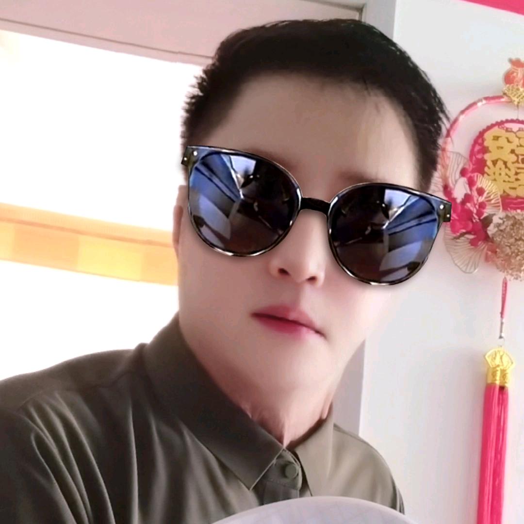 清崖白鹿