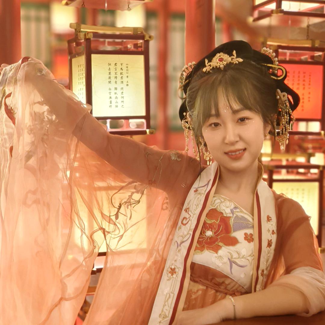 莫南等秭归🫐