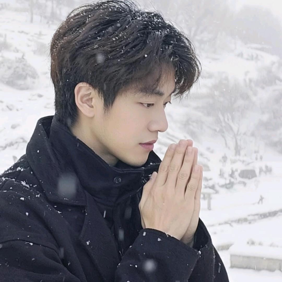 淡然一笑😊阿聪