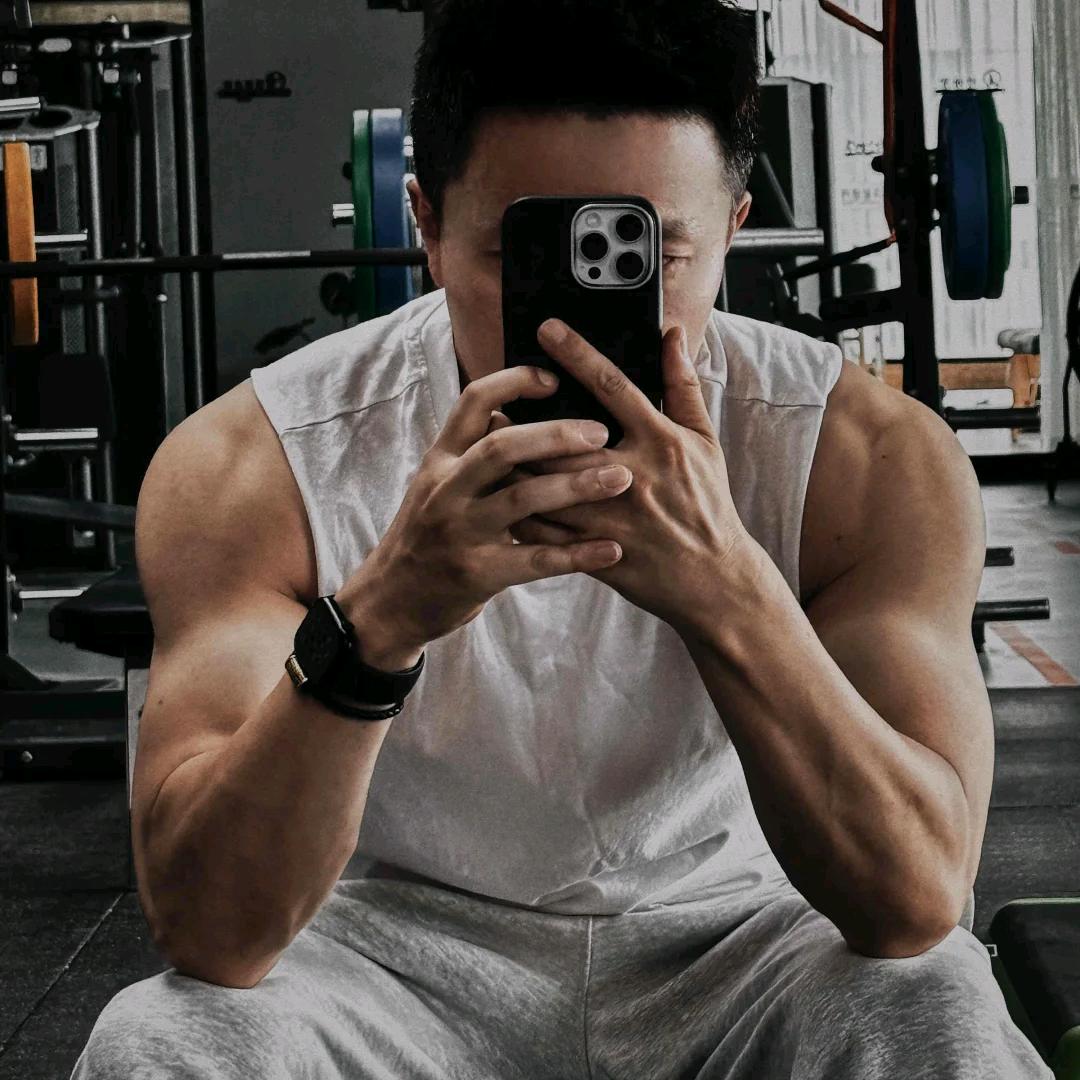 QS gym(没有胸肌的胸肌