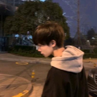 Ze。