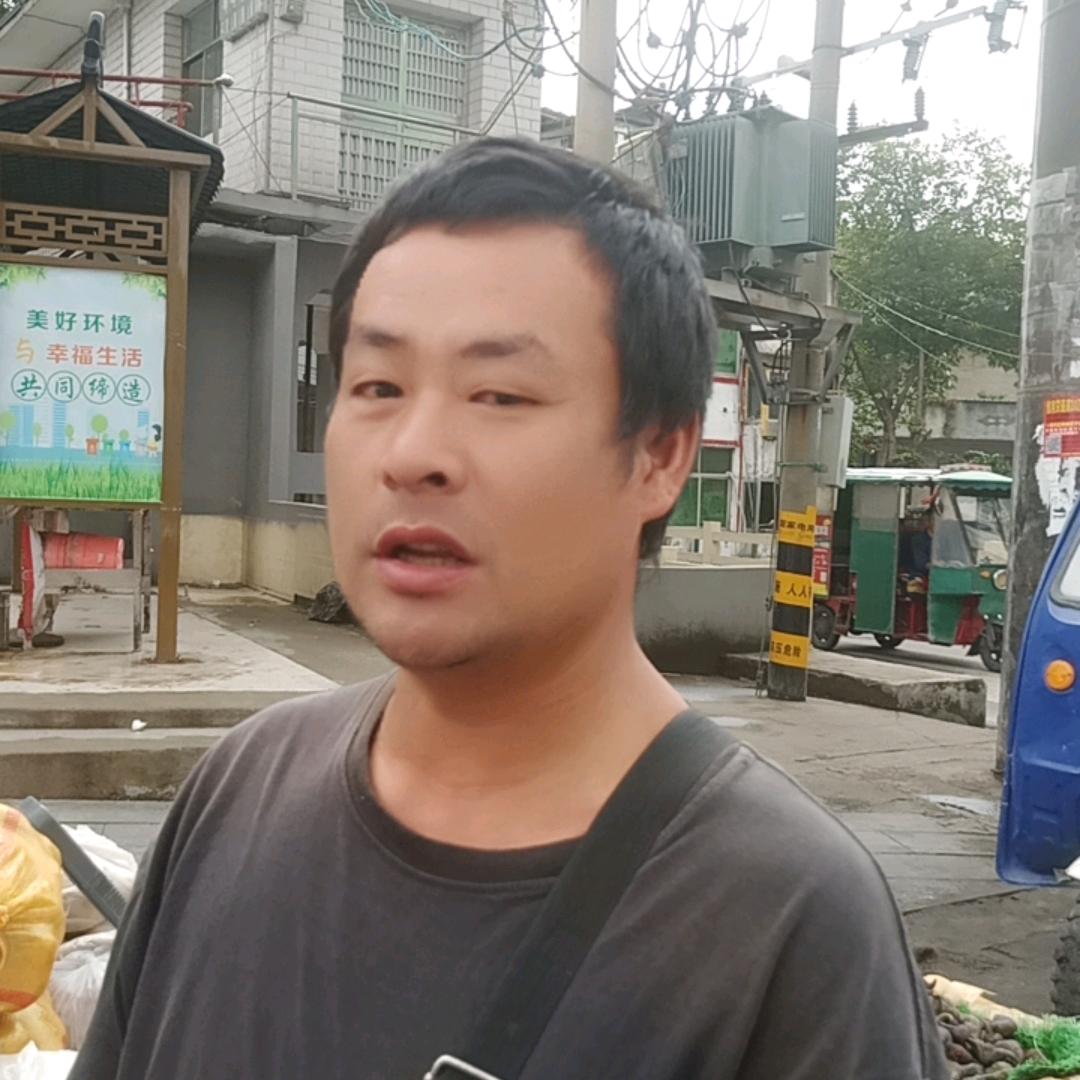 地摊老伍