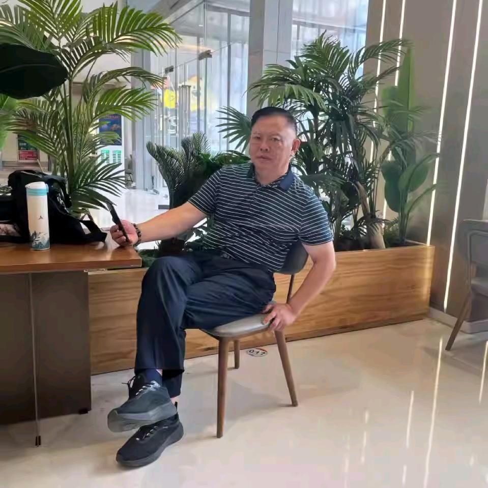 赵平