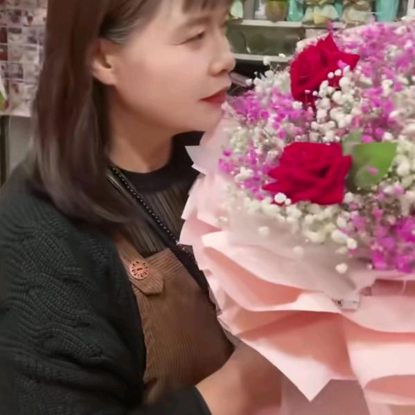 瞿家湾柳阿姨做全国闪婚红娘