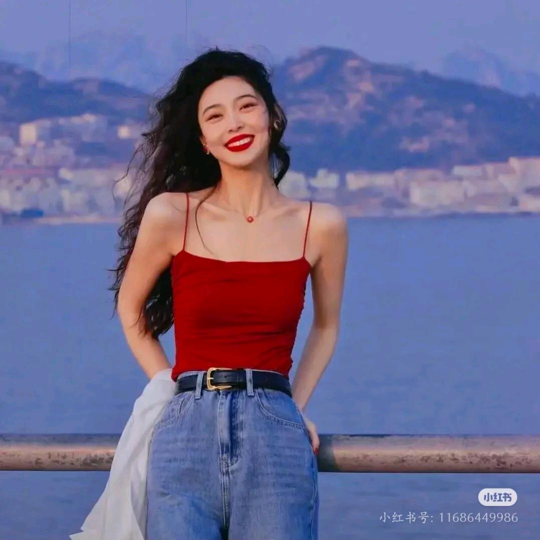 努力赚钱的女孩