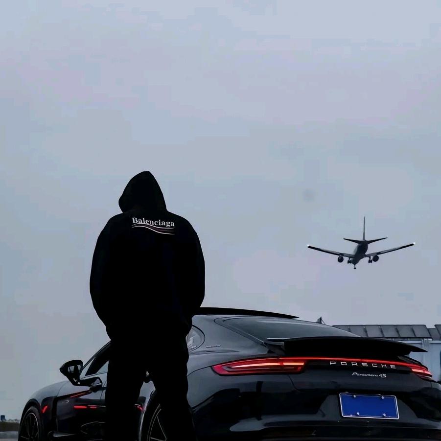 黑不溜秋