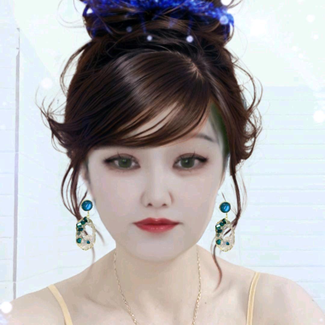 微笑的女人dys6ixpzm5s