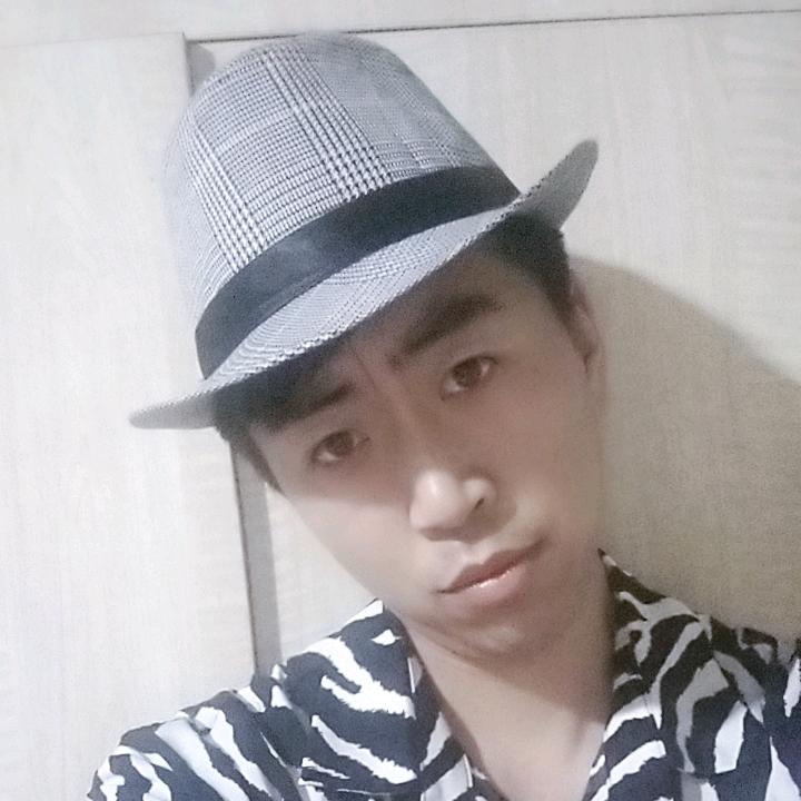 创艺  形象发型设计师 秦峰