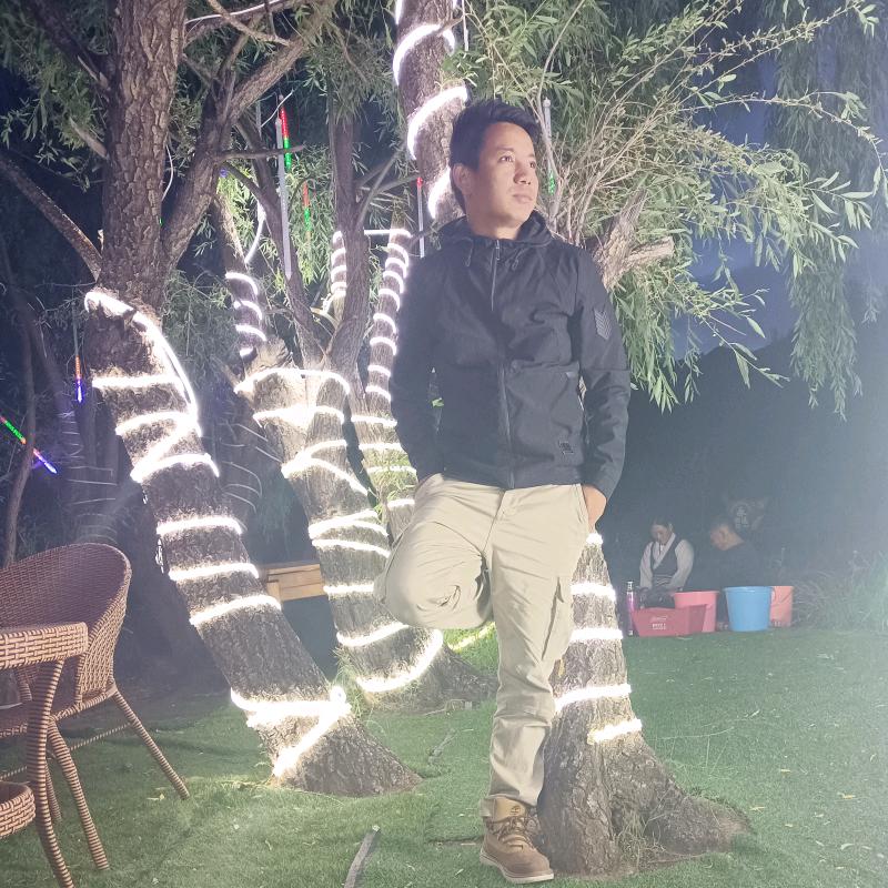 堆龙嘎东，星爷