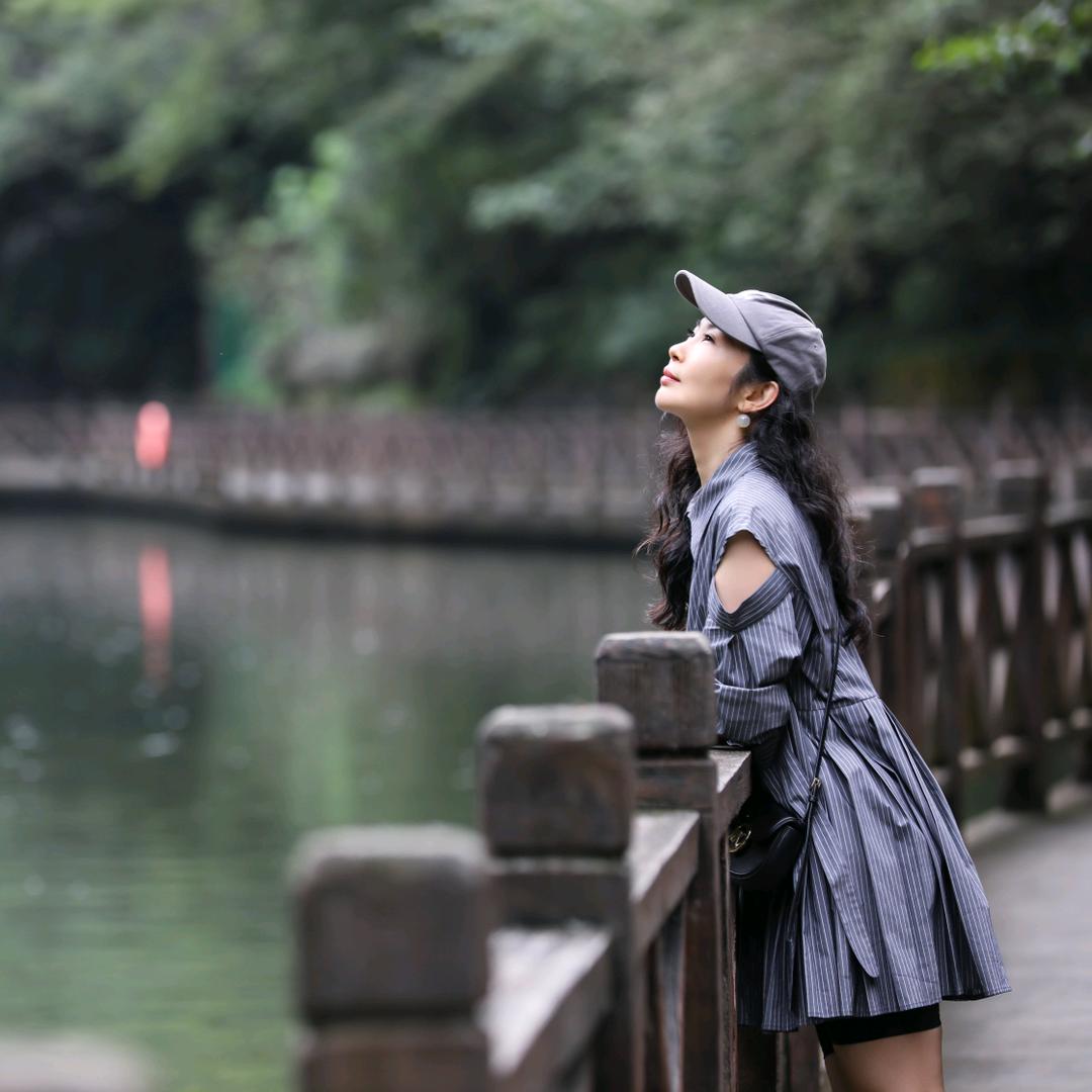 静静的静。