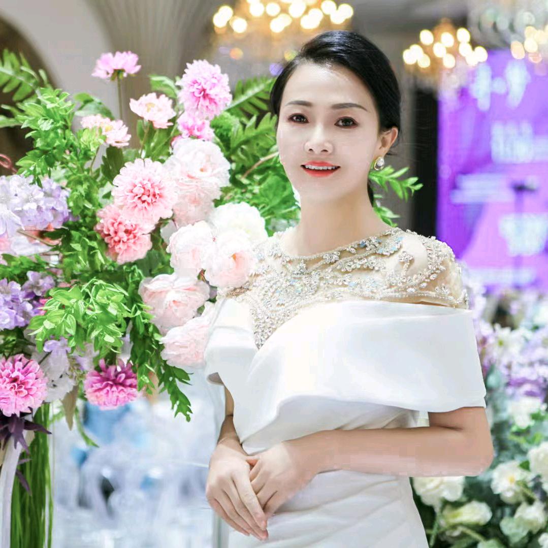 主持红梅—（声入人心）全领域型主持人