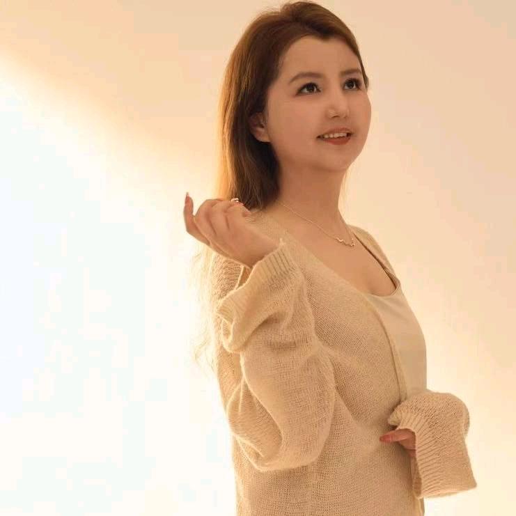 跟着姥姥晒太阳🌞