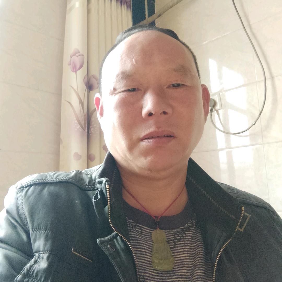 陈小容，属鸡