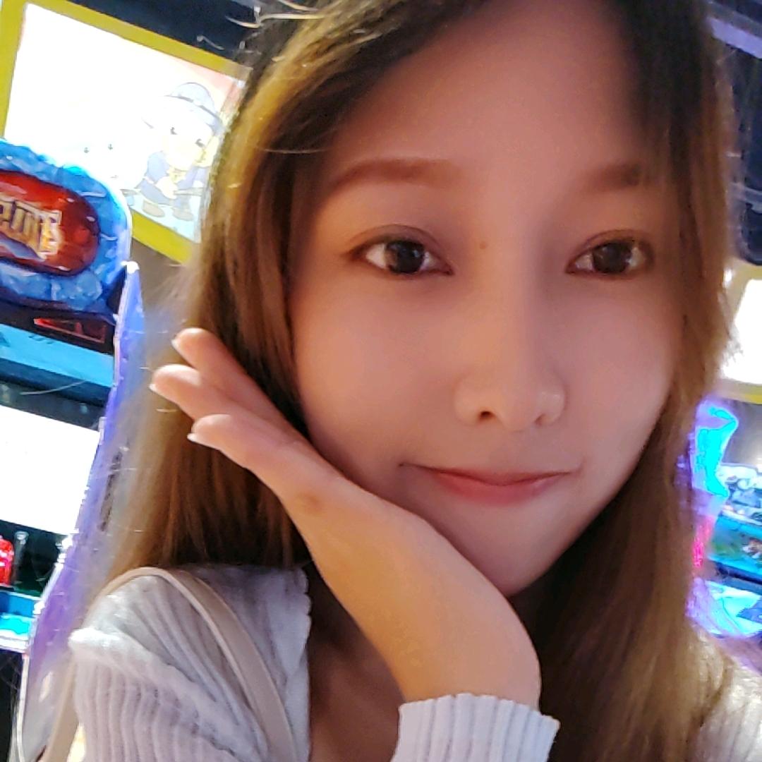 小鱼爱吃香菜👧