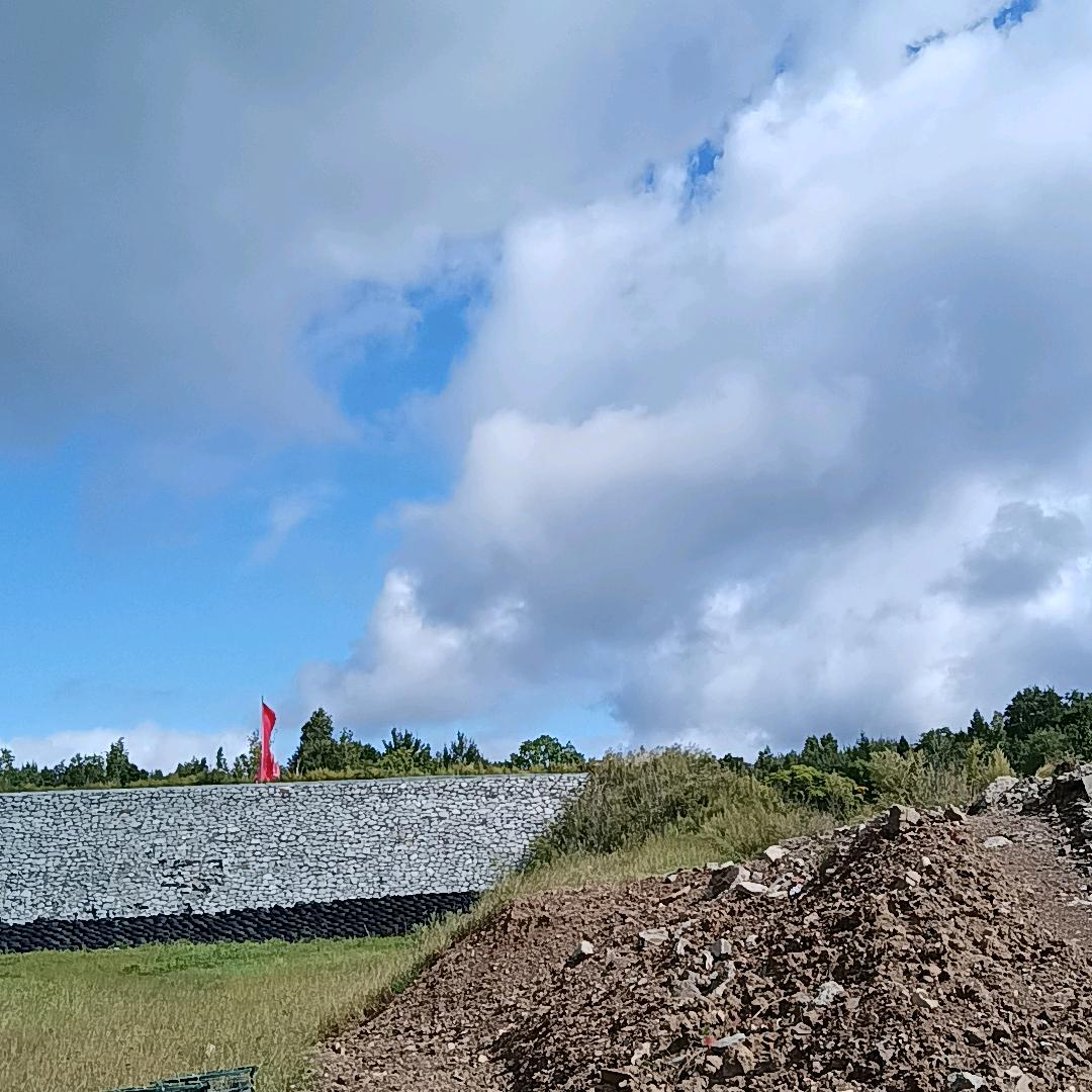 凌云至山巅