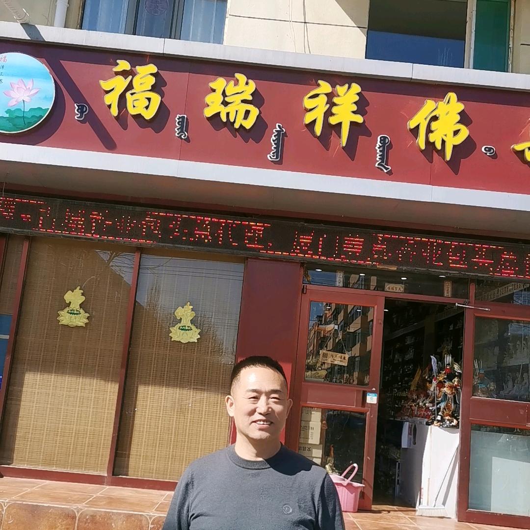 在包头专业批发佛具三十五年的老孙
