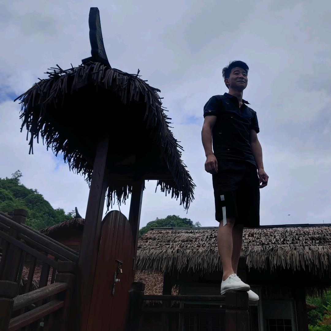 ︎🌊陈~先谋生 💞