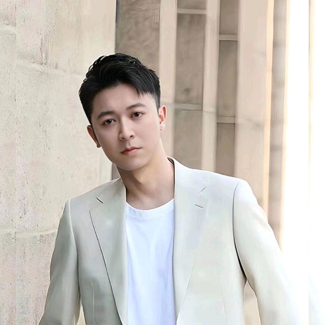 爱听故事的小屁孩