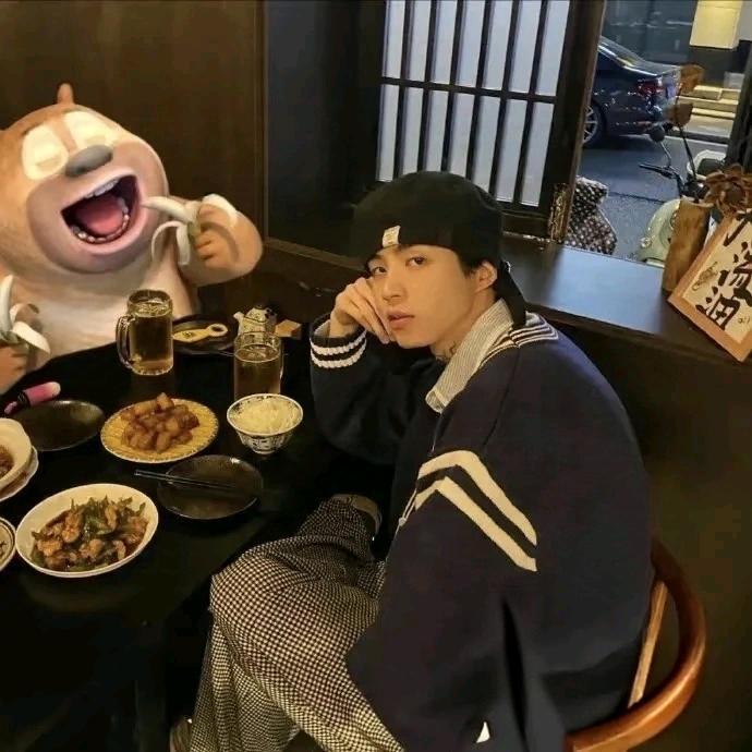 油泼面要放蒜😦