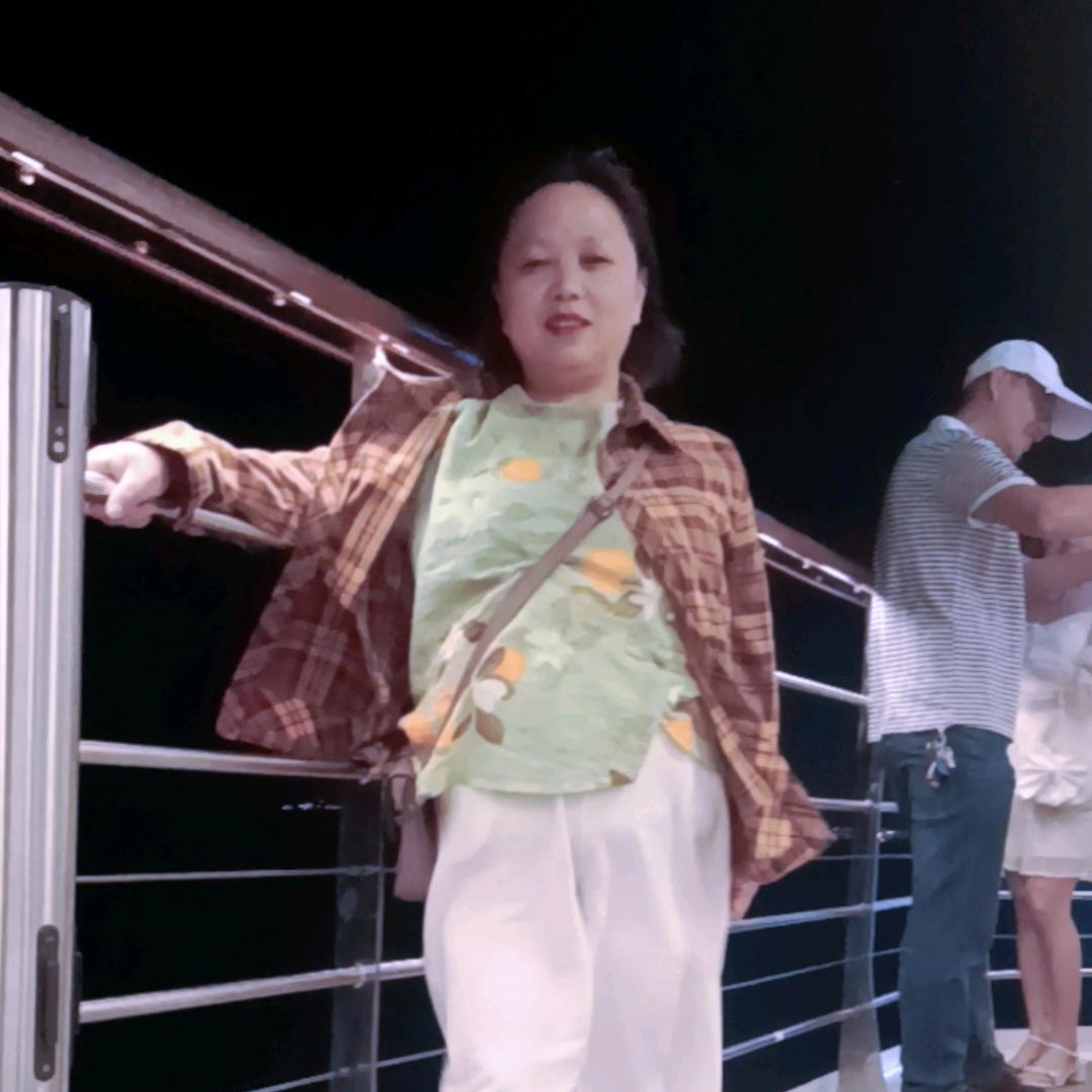 宁丽芳
