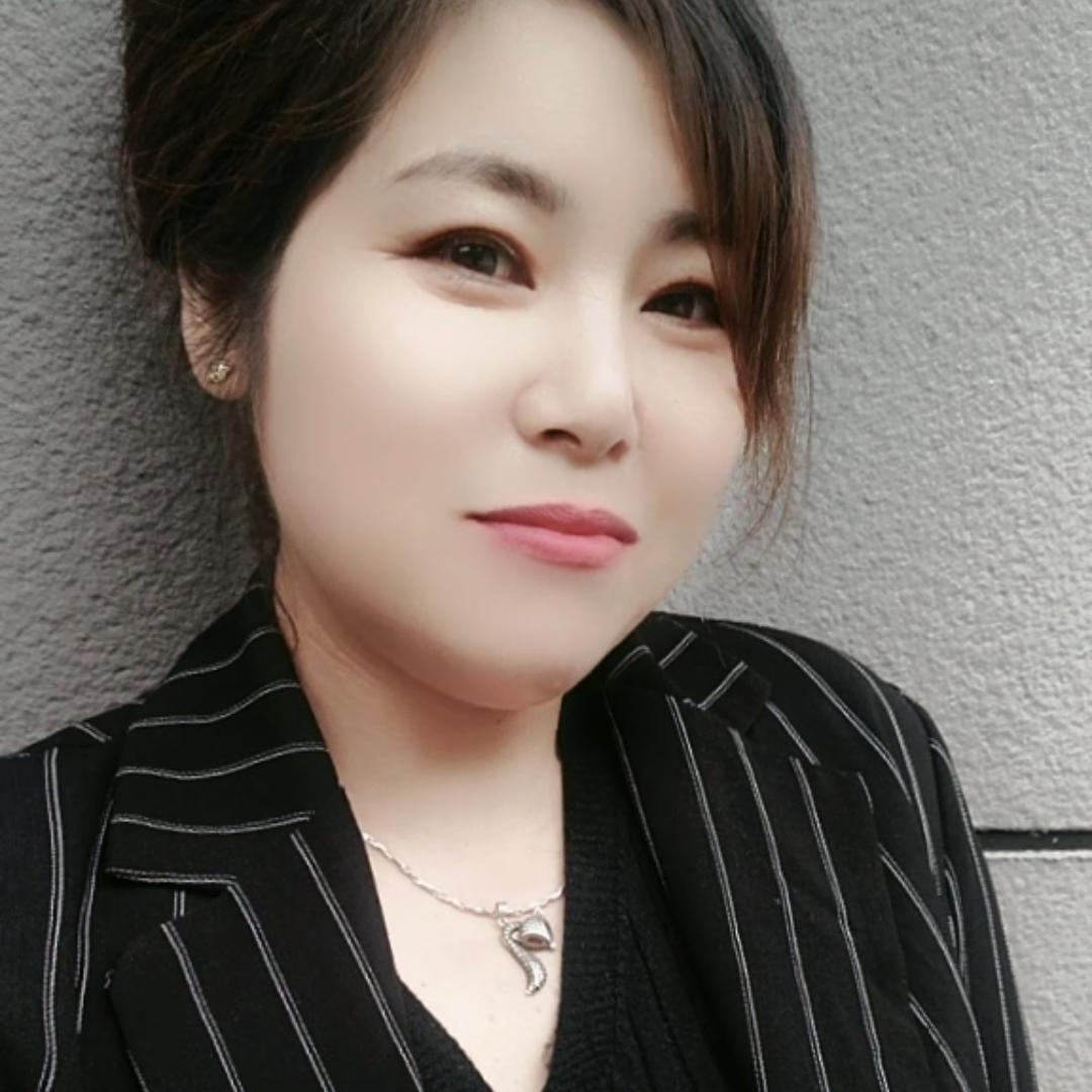 你眼睛会笑《拒绝私聊》《不加微信》不合拍