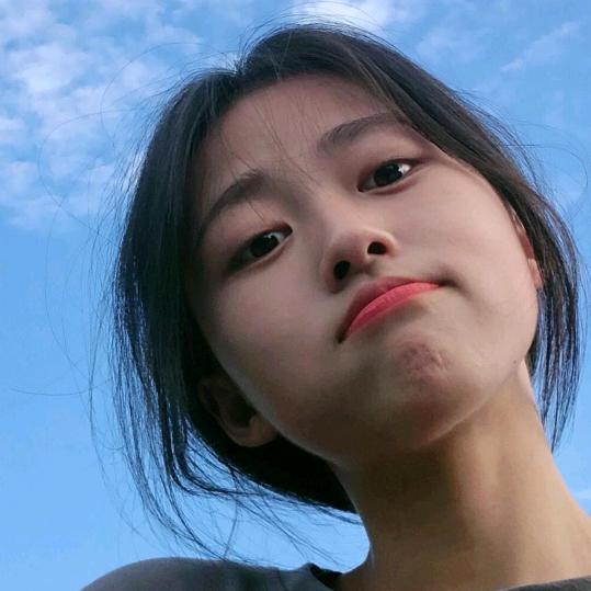 擦肩而过是假的，回头看你是真的