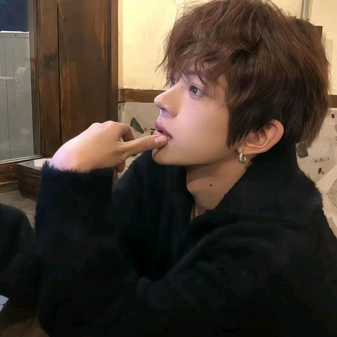 帅到被人堵厕所