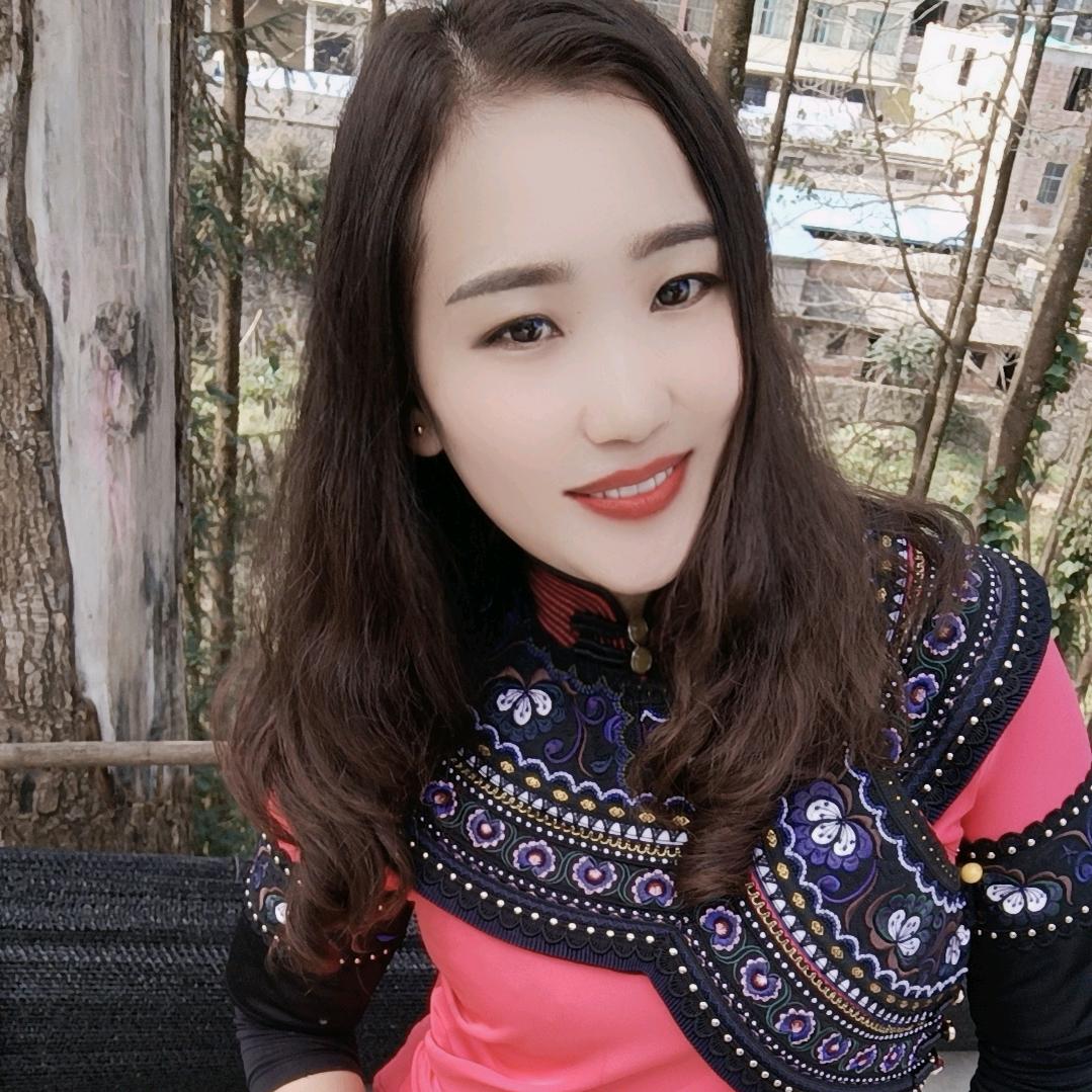 布衣阁民族服装，[芳姐]