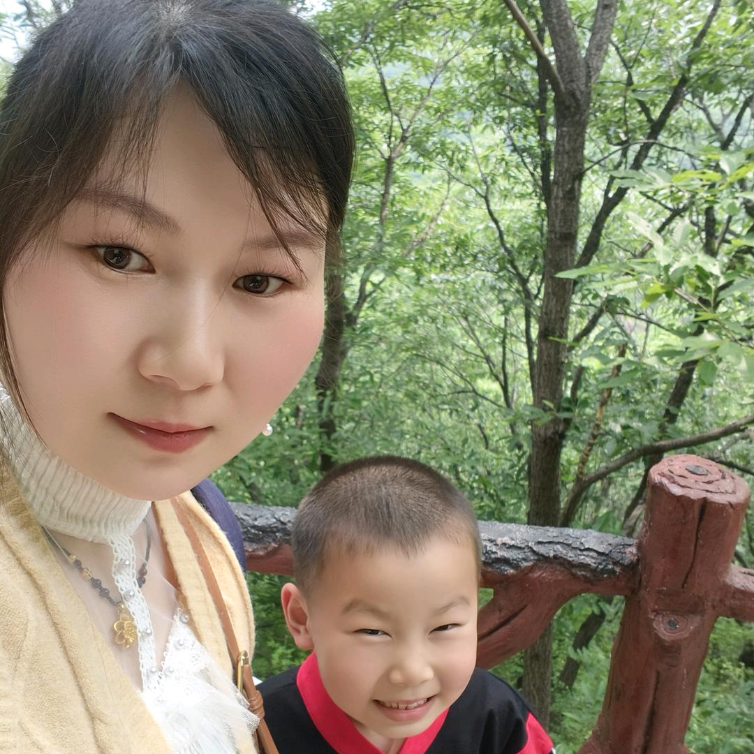 卫亚吖