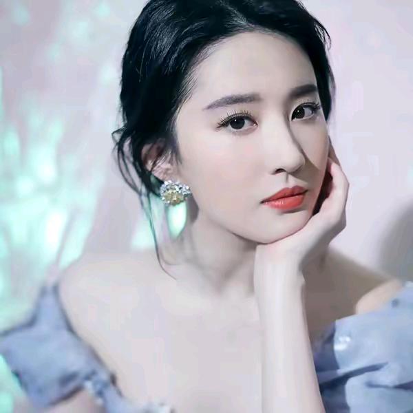 英姐(ﾉ"◑◑)