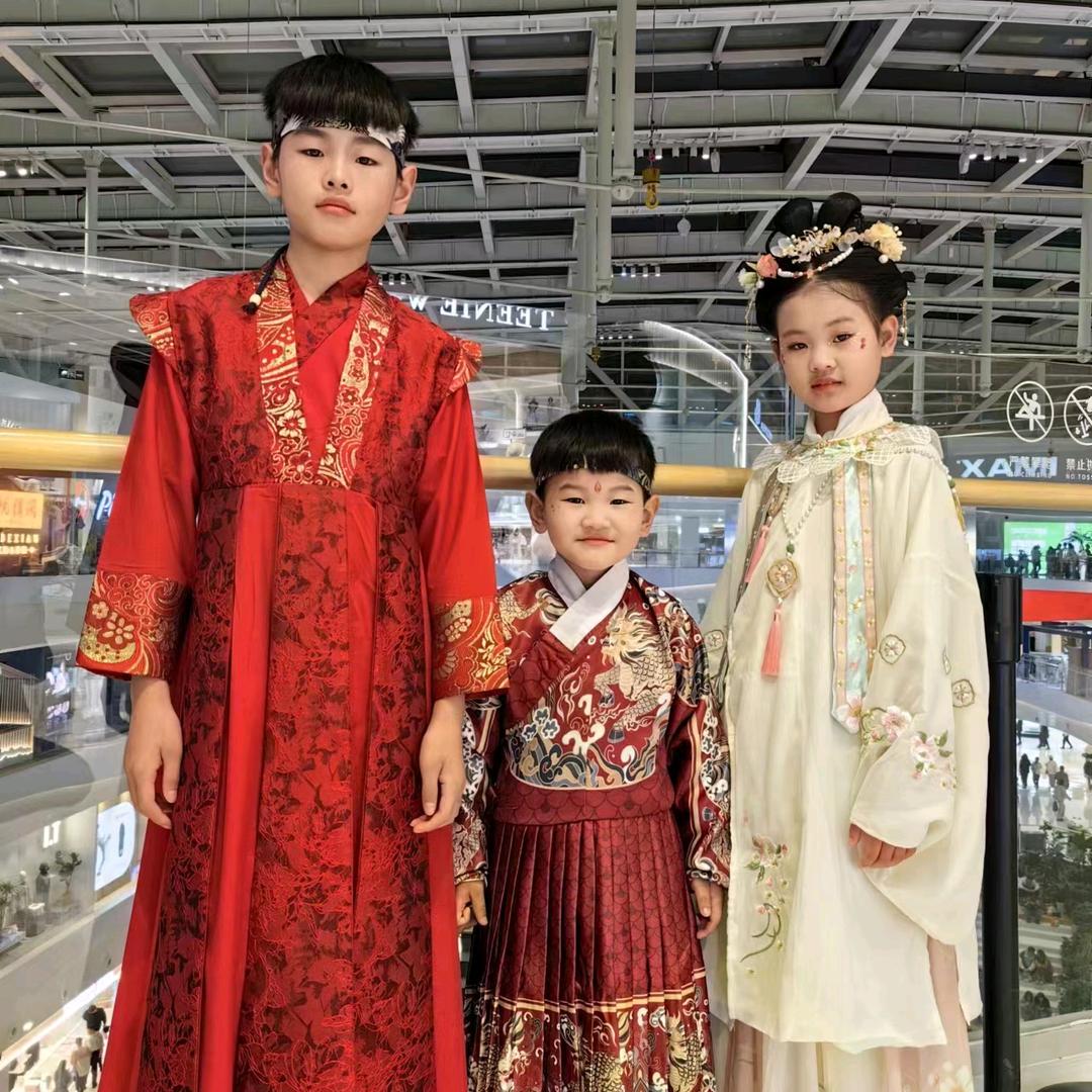 《》霸道女王》&