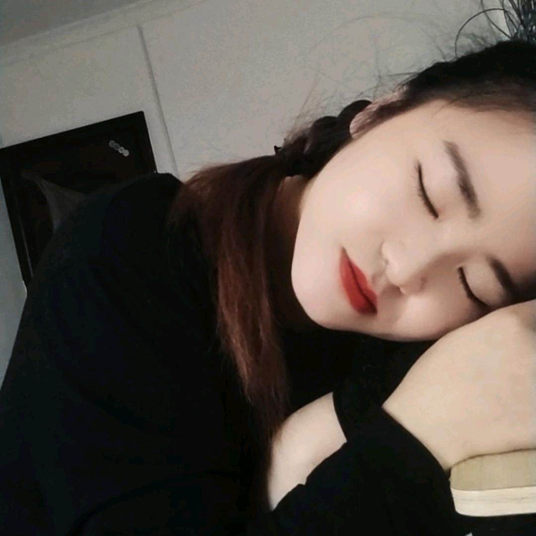 🍀 小  魔  女🌹