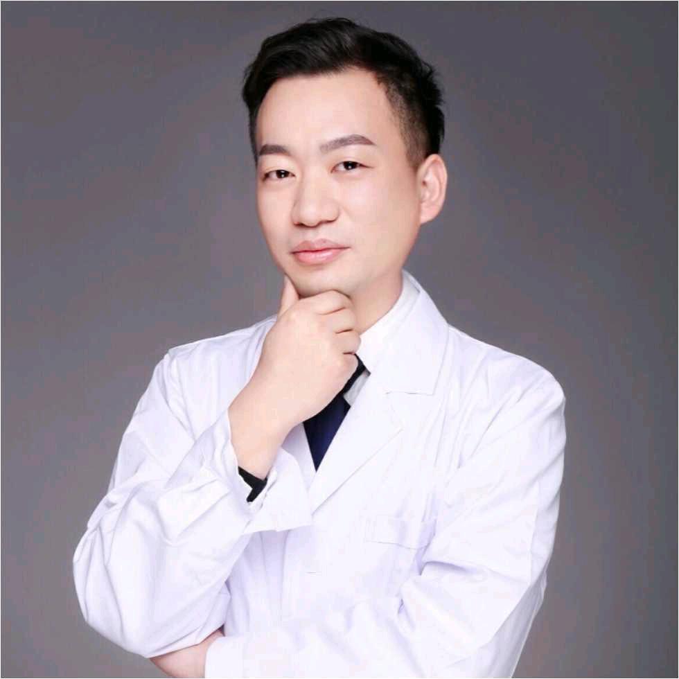 儿科药师梅贰康