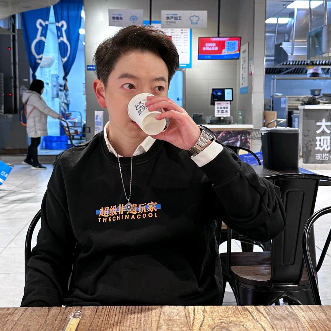 侠笑社班主刘雄